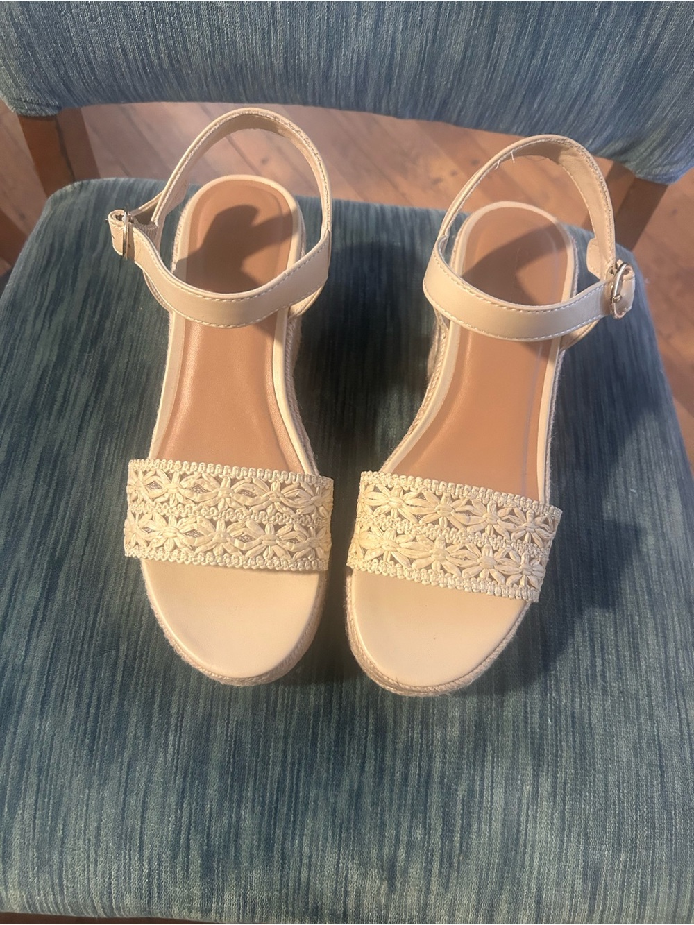 Old Navy Cream Braided Strap Ankle-Wrap Sandals size 8